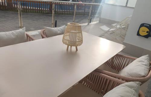 Apartamento familiar premium en Playa Granada - 3 dormitorios, piscina y golf - Foto 19
