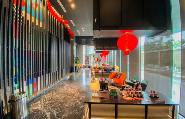 Modern And Comfy Studio At Collins Boulevard Apartment - Foto 2