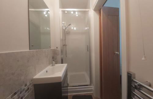 The Snicketts - Photo 19