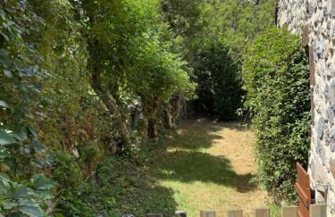 Gite LES SOURCES, 9 pers, 11 couchages - Arlempdes, classé un des plus beaux villages de France - Foto 5