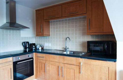 Caribou Suite-Bright & Spacious 2-Bed, Gated Parking, Close to City & Hospital - Foto 14