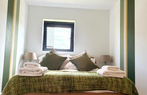 Still Waters - Luxury Lakeside Retreat with Hot Tub - Photo 73