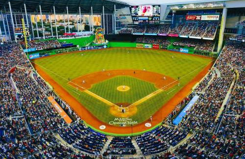 Balcony 2BR Apartment with Free Parking near Freedom Park & Brickell - Foto 58