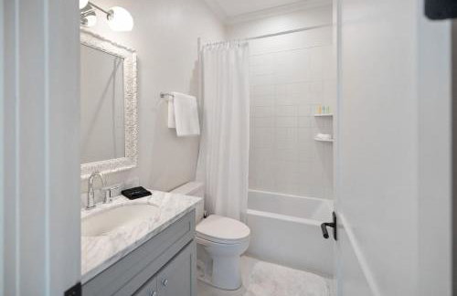 Seabreeze Haven 6 - Steps to Beach, Pet-Friendly, Pool, Fast WiFi - Photo 18