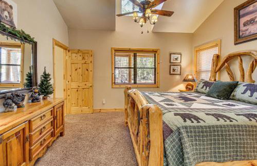 Rustic Lakeside Cabin on 3 Acres with Nature Views! - Foto 14