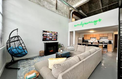 Swanky loft at Historic Peters Cartridge Factory - Foto 1