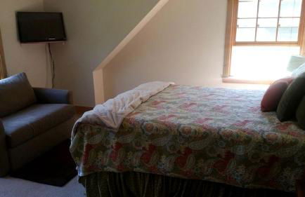 Bed and Breakfast Cabin for Weekend Getaway near Millbrook, New York - Photo 8