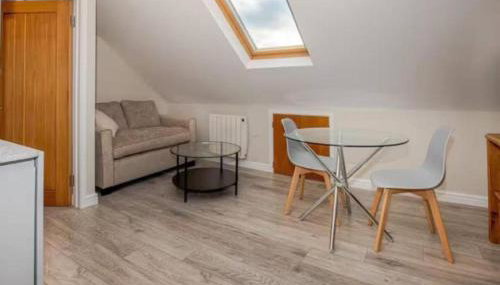 One Bed Flat Close to Station & River FREE PARKING - Foto 5