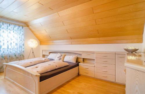 Schwarzwalduhren Nescht Triberg - Foto 13