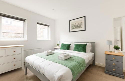 New! Bright 2BR Flat with Patio - Foto 3