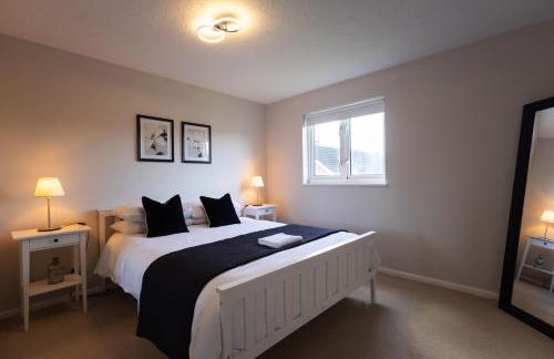Modern 2 Bed Apartment Near Gatwick - Foto 9