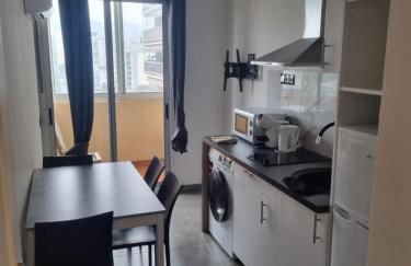 F2 ou F3 ,appartement climatisé neuf, magnifique vue sur mer et aéroport, proche tram et gare sncf 1 min,aéroport 3 minutes, 3 rooms, new AC apartment, magnificent sea and airport views, close to tram and SNCF train station 1 min, airport 3 min - Foto 25