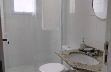 Apto 2 quartos com ar, piscina e varanda I 6 min praia Aruana - Foto 13