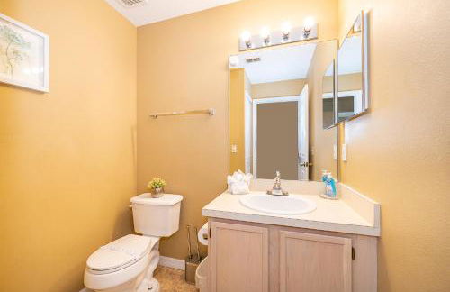 Family-Friendly 5-Bedroom Home With Pool Near Disney - Foto 25