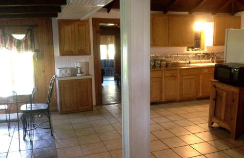 Rustic Waterfront Cottage Rental on the Guadalupe River in Texas - Photo 12