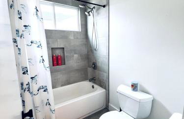 Situated in the heart of Costa Mesa near 17th Street - Foto 3