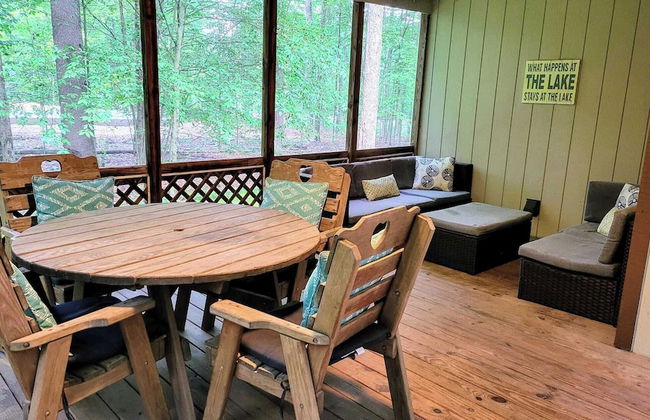 Mountain Memories by Avantstay Hot Tub Enclosed Deck, Large Yard w/ Fire Pit - Foto 13