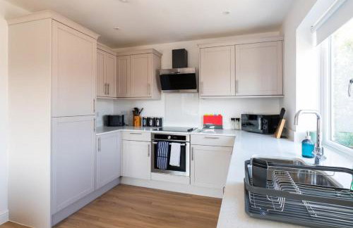 Sleek & Cozy 2BR Apartment for Your Stay # 3 - Foto 18