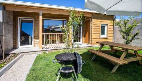 Garden House - Photo 2, Garden