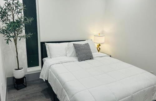 Newly Built Stylish Modern 2B In LA - Foto 25