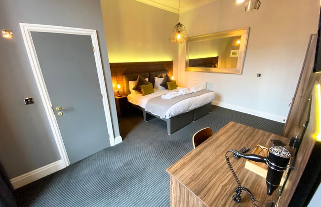 Claremont The Waterhouse - Photo 16