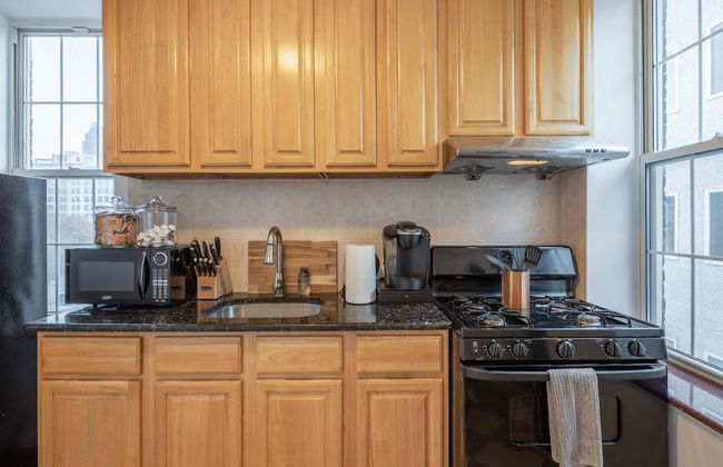 Stairway 3BR Apt w W D Ideal for Groups - Foto 4