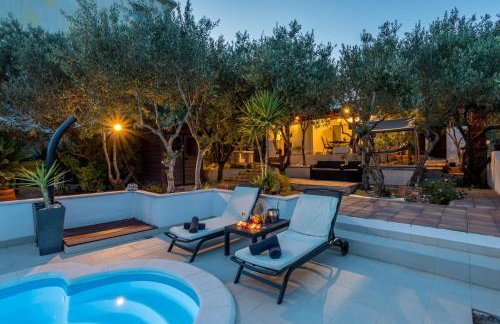 House Oliva with private pool and large garden - Photo 1