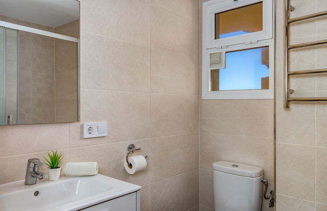 2 bedroom Apartment in Fuengirola with swimming pool and terrace - Photo 11