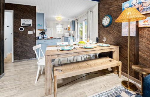 Oceanside Cottage -3BDR 2BA-Walk to Beach! - Foto 30