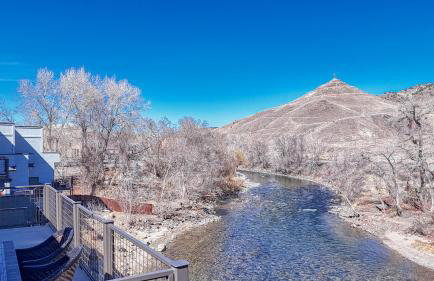 Riverfront Perch, w Balcony over the River - Foto 33
