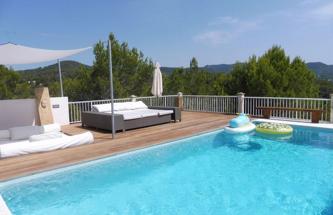 Villa in Cala Tarida With Private Pool & Sea View - Photo 26