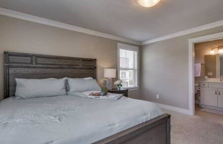 Spacious 4 King Room Belmont Home 2 Living Rooms Walk to Belmont & Vanderbilt Large Dining Table Smart TVs Parking 24 Hr Hospitality Near Music Row & The Gulch 2 miles to Broadway - Foto 12