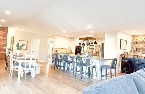 Group House Sleeps 26 THE ATTIC - 2 Miles to Cedar Point - Foto 1