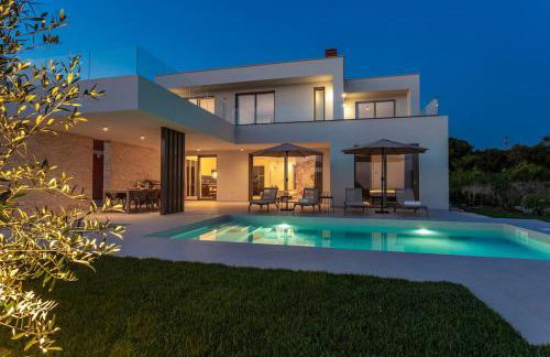 Design Villa Emily White with Seaview near Rovinj - Foto 1