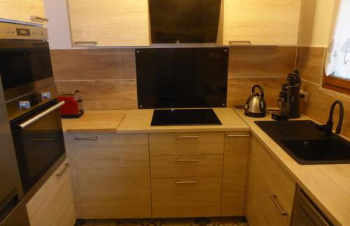 le chalet Cerdan - classé 3 étoiles - 5 personnes - 2 chambres- parking -garage-jardin-WIFI-rénové en 2023 - Foto 10