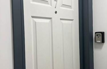 Newly refurbished studio, great location 8 studios - Photo 21