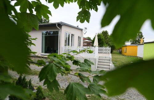 Ferienhäuschen am See, neu gebaut, klimatisiert und beheizbar - Photo 1