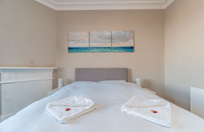 Silver Lining Charming Meadowbank Flat - Photo 8