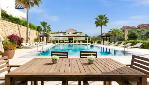 Luxury & Sunny Apartment with Breathtaking View in Marbella East - Foto 1