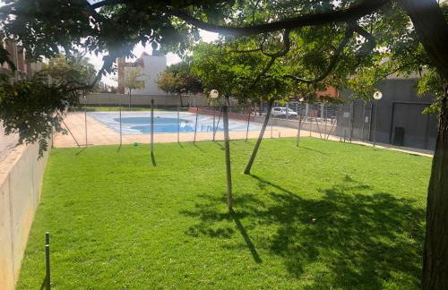 Chalet Familiar Jardín a 15 min centro y Warner - Foto 27