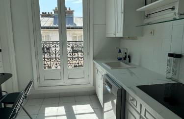 Vue Tour Eiffel et 5 minutes des Champs-Elysees Appartement 2 chambres Paris 16 Etoile - Foto 3