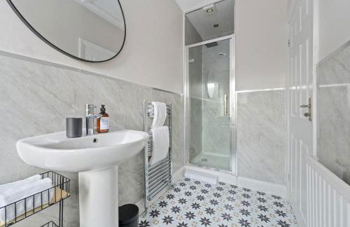 2-Bedroom Cottage - Long Stays Welcome - Photo 20