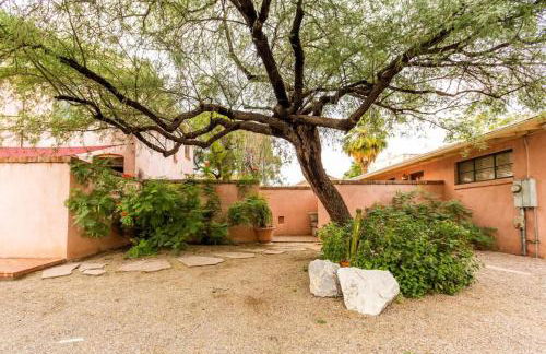 Vibrant 2BR DT Living, Stylish & Serene Stay - Foto 6