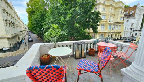 Stunning Hyde Park Home with Private Balcony & Lift Elevator Access - Foto 4