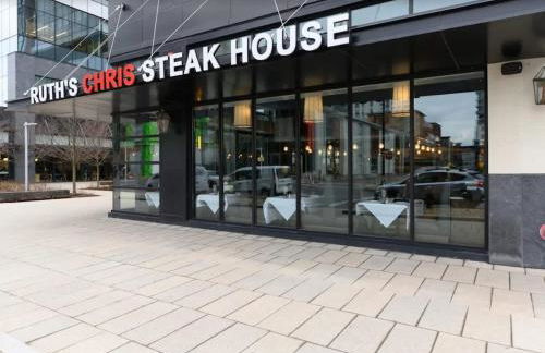 Central 1-BR Condo Assembly Row Gym & Pool Sleep 5 - Photo 66