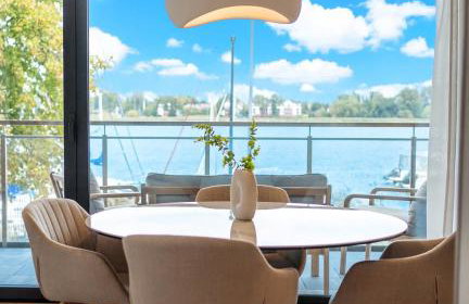 Marina Ostróda IV - super widok na jezioro, 10 m do wody, taras i balkon, winda, klima, garaż - Foto 1