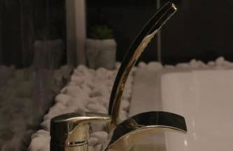 Suite bien être - jacuzzi et sauna / love room - Foto 23