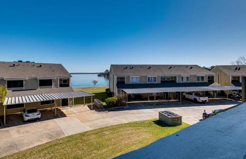 Steps to Lake Conroe! Condo with Balcony and Views - Foto 22