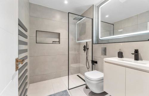 Luxe Home for Work & Play - Foto 5