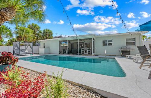 Siesta Key Waterfront Oasis - Heated Pool, Dock, Walk to Village & Beach - Photo 36